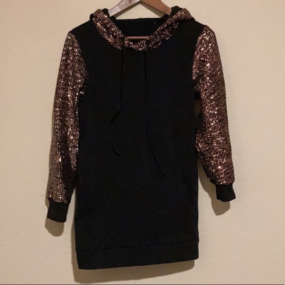 ✈️ Black sparkle hooded tunic top